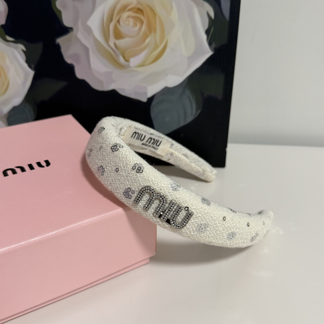 配专柜包装MiuMiu（缪缪）最新发箍小仙女快入手特殊材质 不嘞头可盐可甜～