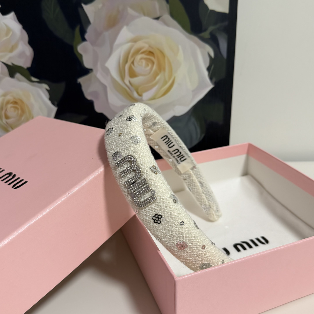 配专柜包装MiuMiu（缪缪）最新发箍小仙女快入手特殊材质 不嘞头可盐可甜～