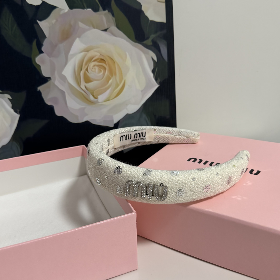 配专柜包装MiuMiu（缪缪）最新发箍小仙女快入手特殊材质 不嘞头可盐可甜～