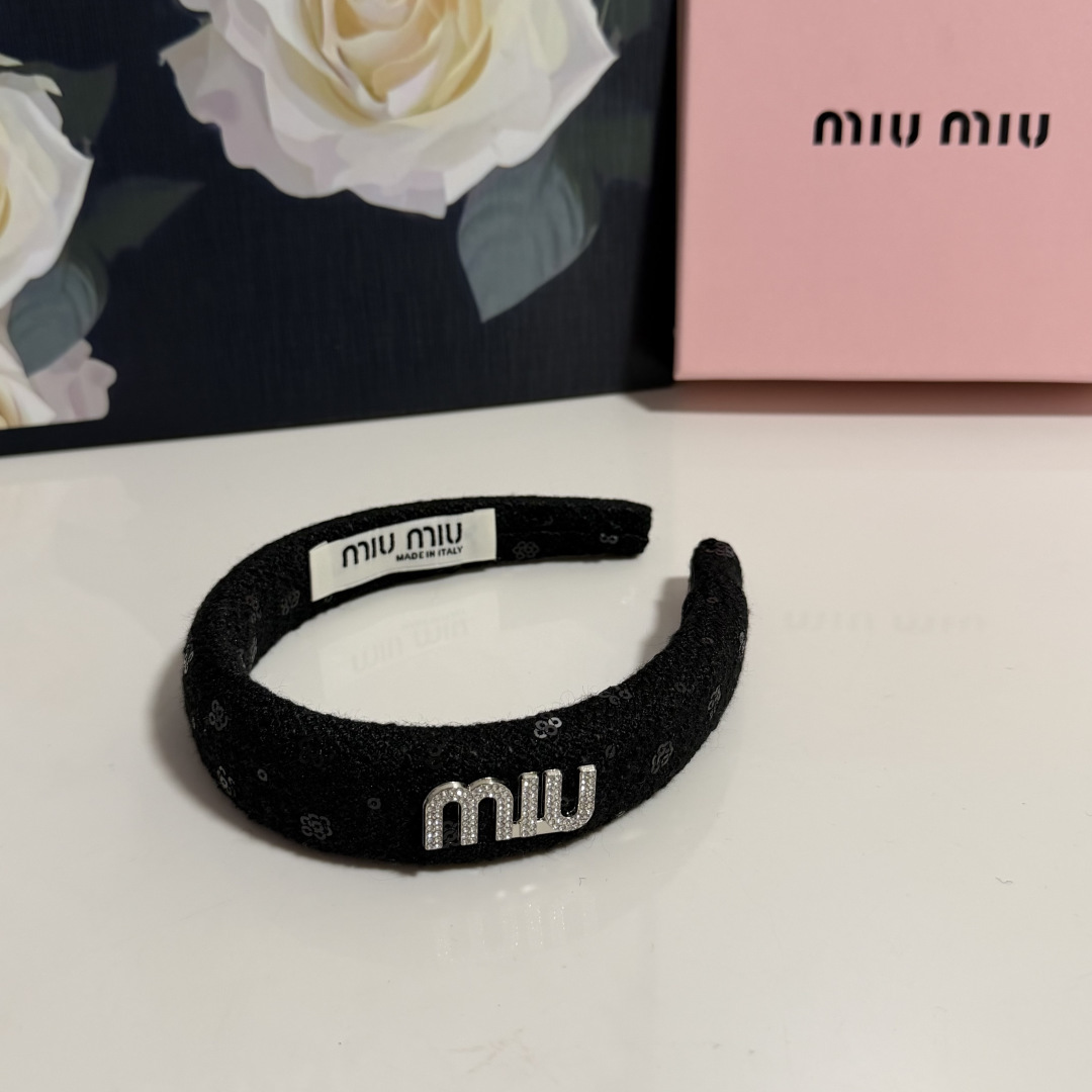 配专柜包装MiuMiu（缪缪）最新发箍小仙女快入手特殊材质 不嘞头可盐可甜～