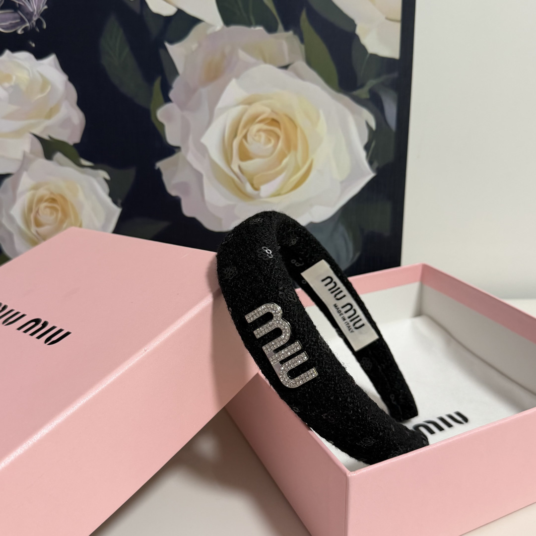 配专柜包装MiuMiu（缪缪）最新发箍小仙女快入手特殊材质 不嘞头可盐可甜～