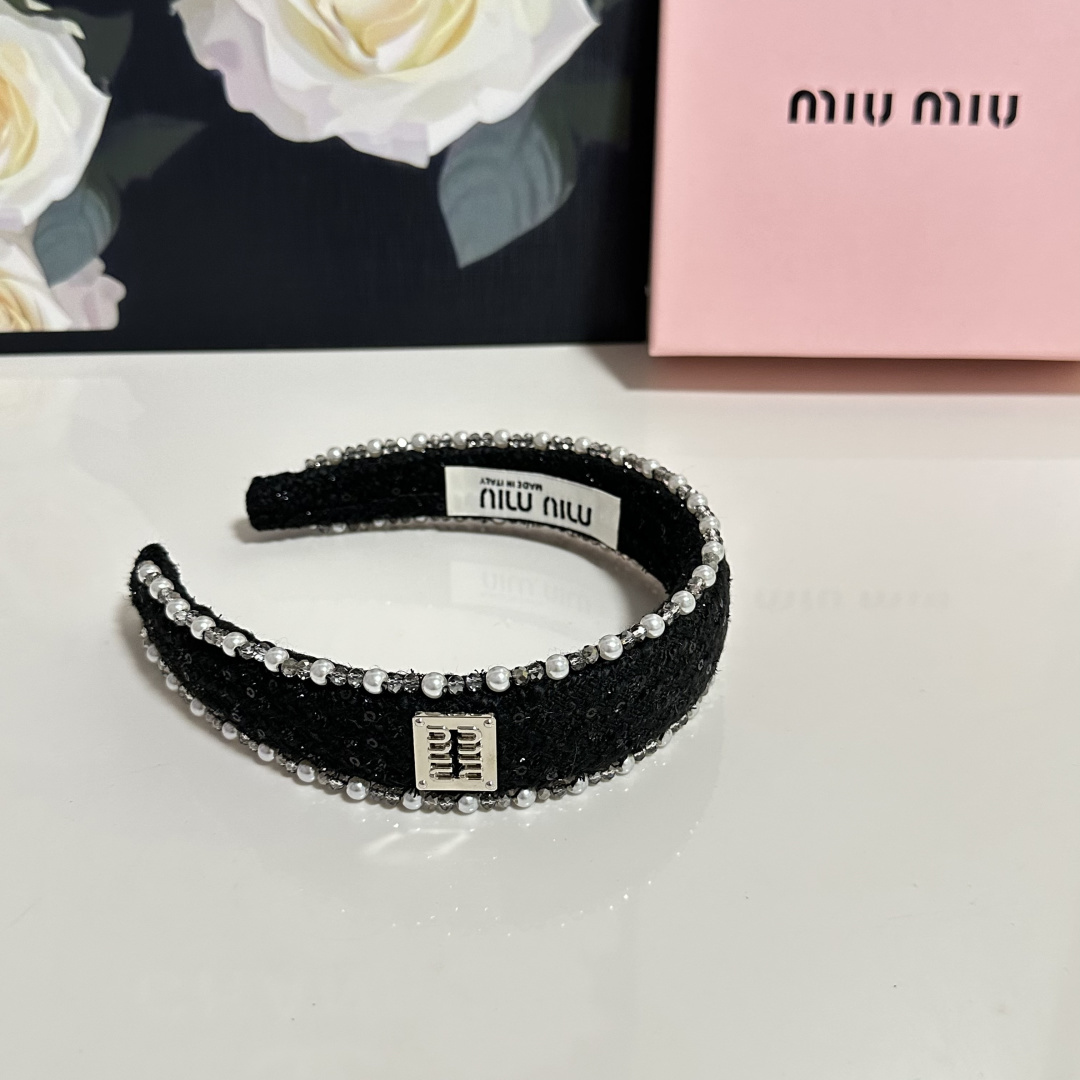 配专柜包装MiuMiu（缪缪）最新发箍小仙女快入手特殊材质 不嘞头可盐可甜～