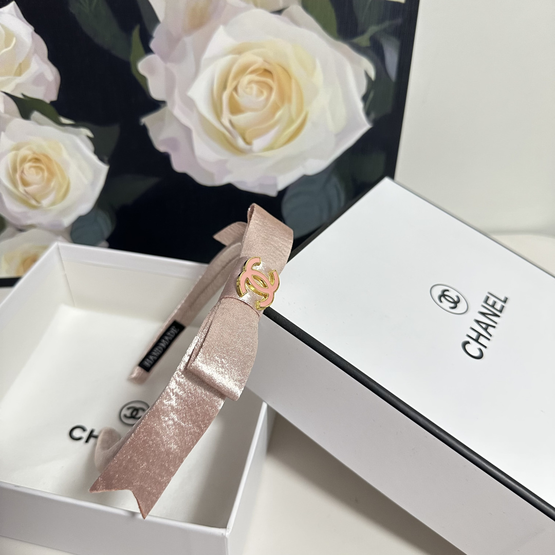配专柜包装Chanel（香奈儿）最新发箍小仙女快入手特殊材质 不嘞头可盐可甜～