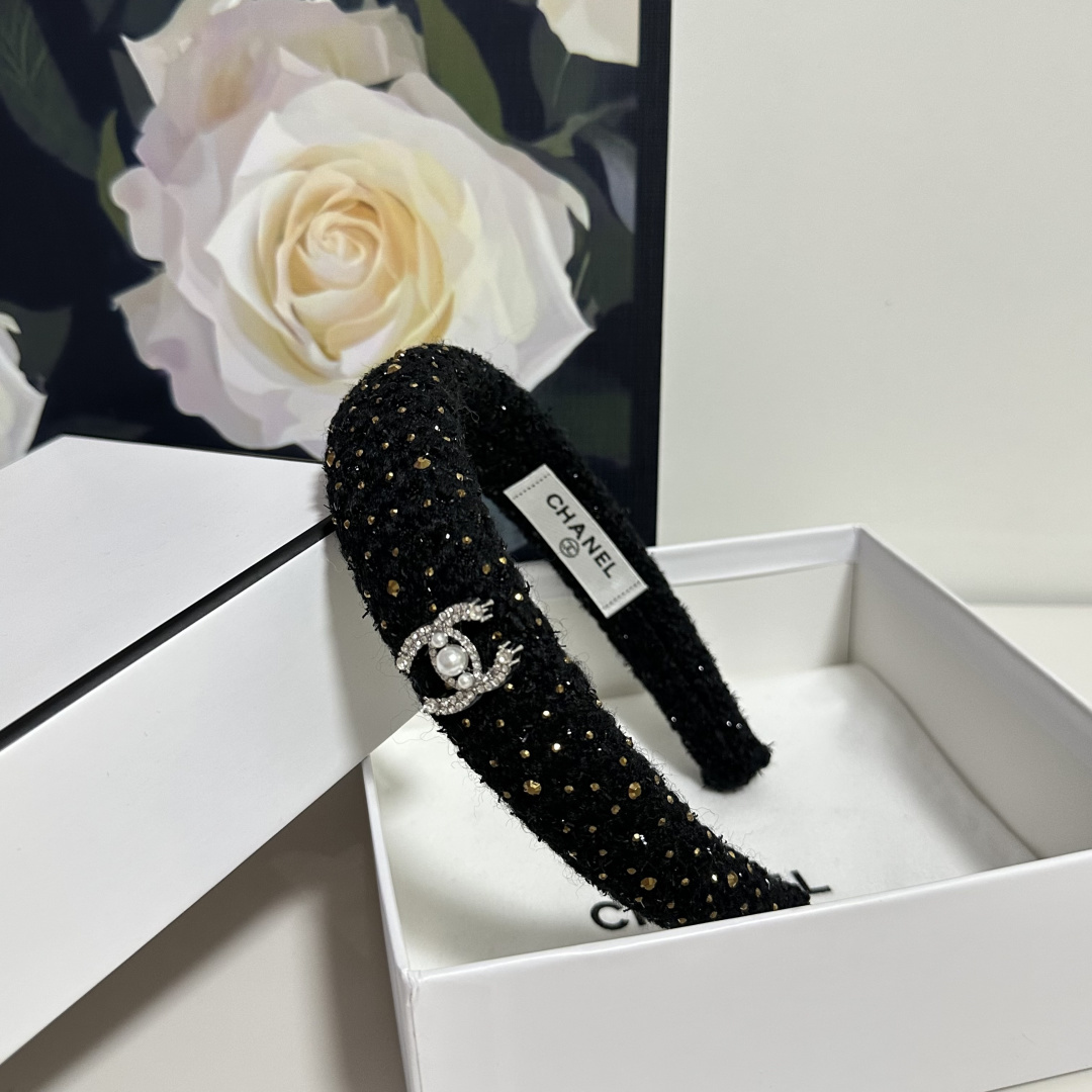 配专柜包装Chanel（香奈儿）最新发箍小仙女快入手特殊材质 不嘞头可盐可甜～