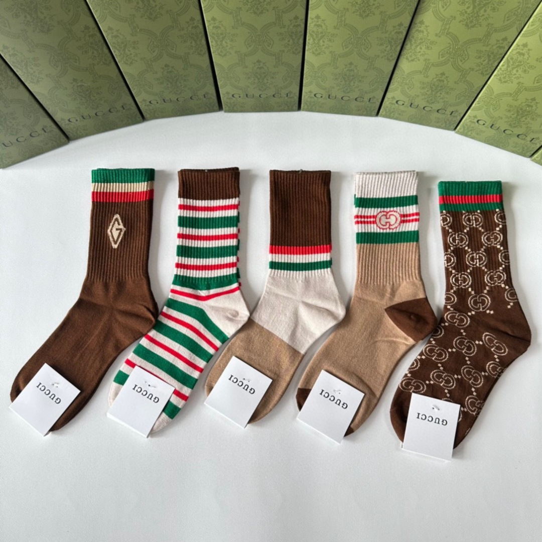 NO:719104,Specially equipped with counter packaging Gucci's new mid-length pile socks!  Five pairs in a box, synchronized tube socks at the counter, big brands going out on the street, must-have socks for fashionistas, stockings, socks, gucci, gucci, socks19860909特 配专柜包装 Gucci（古驰）新款中长款堆堆袜袜子！一盒五双,专柜同步筒袜袜子,大牌出街,潮人必备超好搭袜子,丝袜,袜子,gucci,gucci,socks,accessory