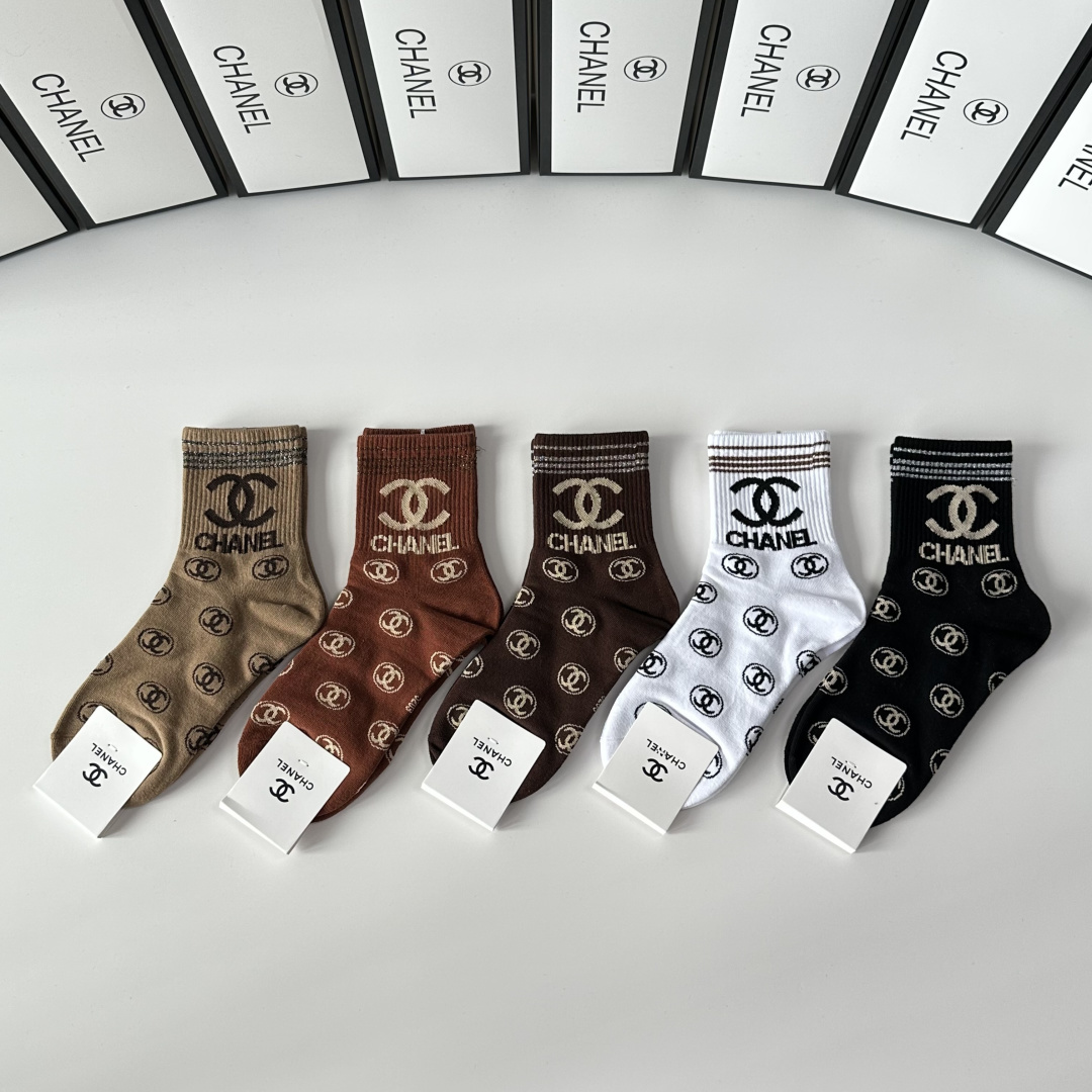 NO:719119,Special packaging Chanel (Chanel) new mid-length pile socks!  Five pairs in a box, synchronized tube socks at the counter, big brands out on the street, must-have socks for fashionistas, stockings, socks, chanel, chanel, socks19860909特 配包装 Chanel（香奈儿）新款中长款堆堆袜袜子！一盒五双, 专柜同步筒款袜子,大牌出街,潮人必备超好搭袜子,丝袜,袜子,chanel,chanel,socks,accessory