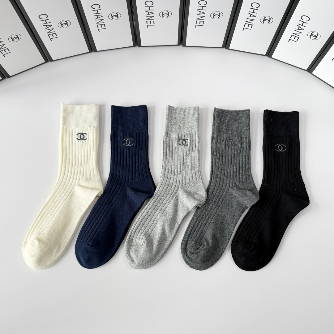 NO:719111,Specially equipped with counter packaging Chanel (Chanel) new knitted embroidered mid-length pile socks!  Five pairs in a box, synchronized tube socks at the counter, big brands going out on the street, must-have socks for fashionistas, stockings, socks, chanel, chanel, socks19860909特 配专柜包装 Chanel（香奈儿）新款针织刺绣中长款堆堆袜袜子！一盒五双,专柜同步筒袜袜子,大牌出街,潮人必备超好搭袜子,丝袜,袜子,chanel,chanel,socks,accessory