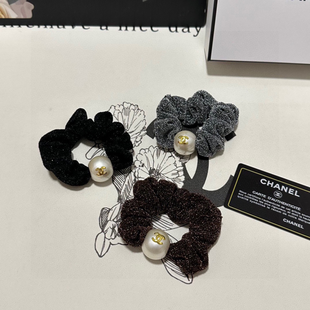 （单个）配全套包装Chanel（香奈儿）爆款小香风珍珠发圈，专柜款出货一看就特别高档 超级百搭 必须自留
