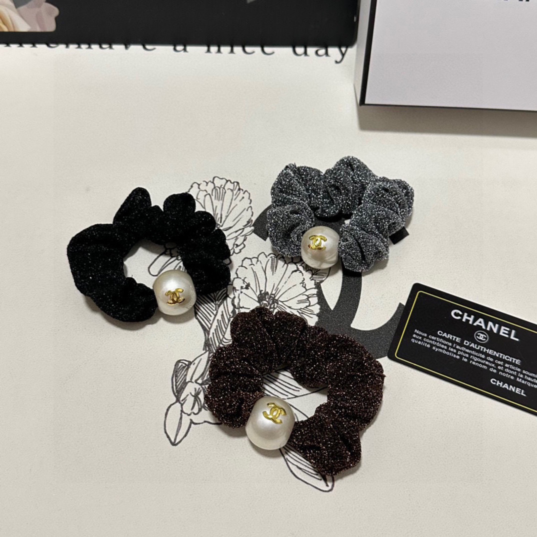 （单个）配全套包装Chanel（香奈儿）爆款小香风珍珠发圈，专柜款出货一看就特别高档 超级百搭 必须自留