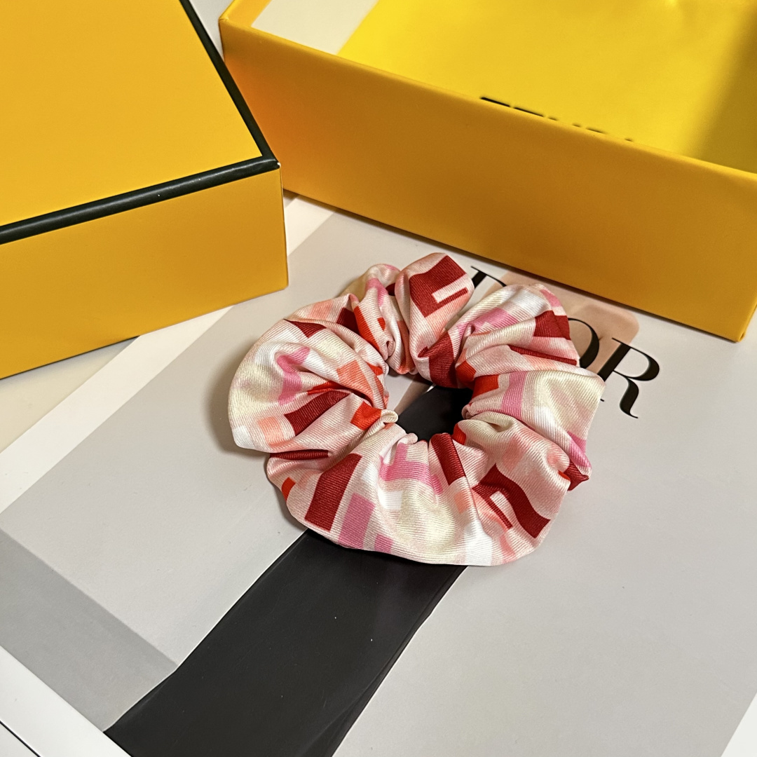 配专柜包装Fendi（芬迪）最新FF发圈小仙女快入手特殊材质 不嘞头可盐可甜～