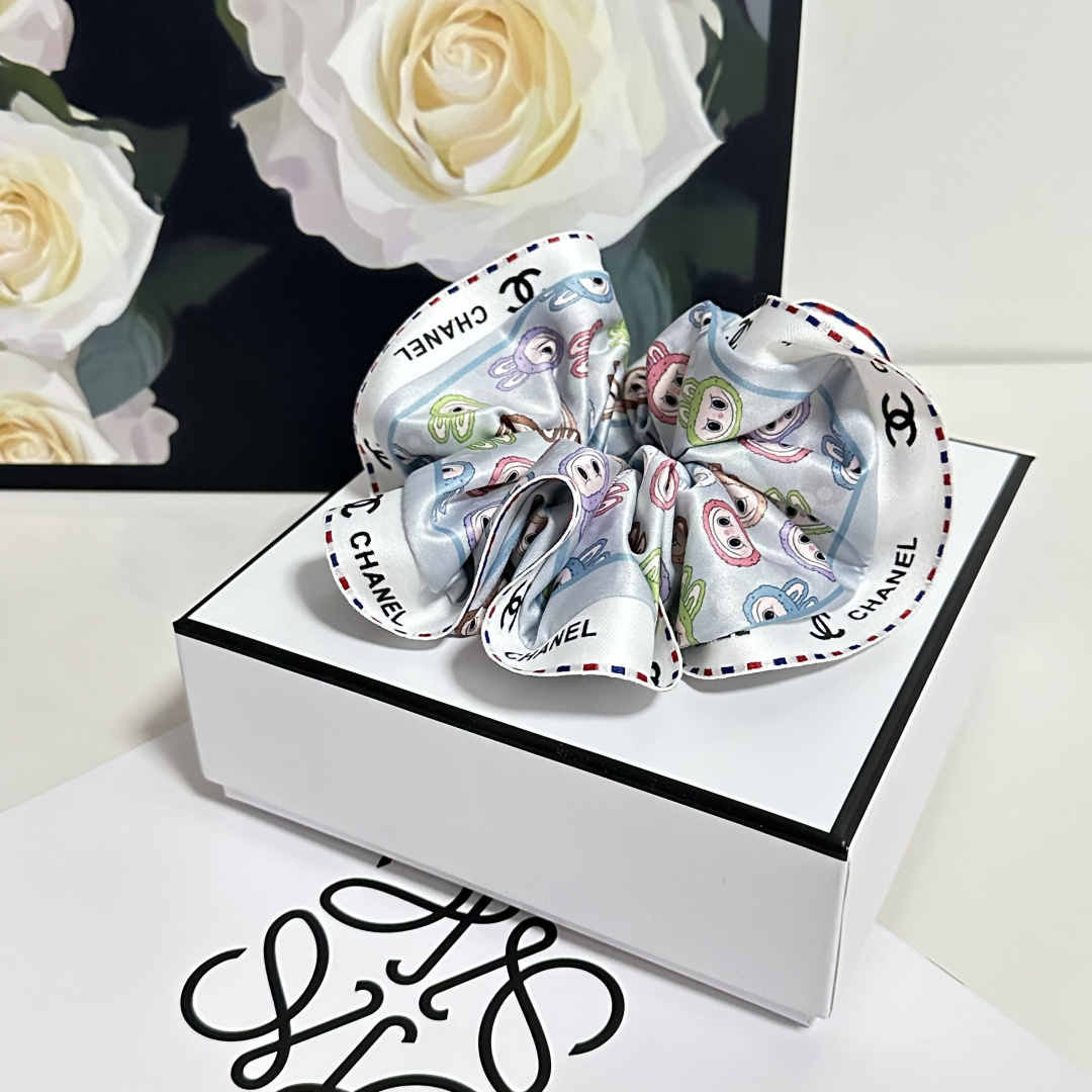 配专柜包装Chanel（香奈儿）最新小香风拉布布发圈小仙女快入手特殊材质 不嘞头可盐可甜～