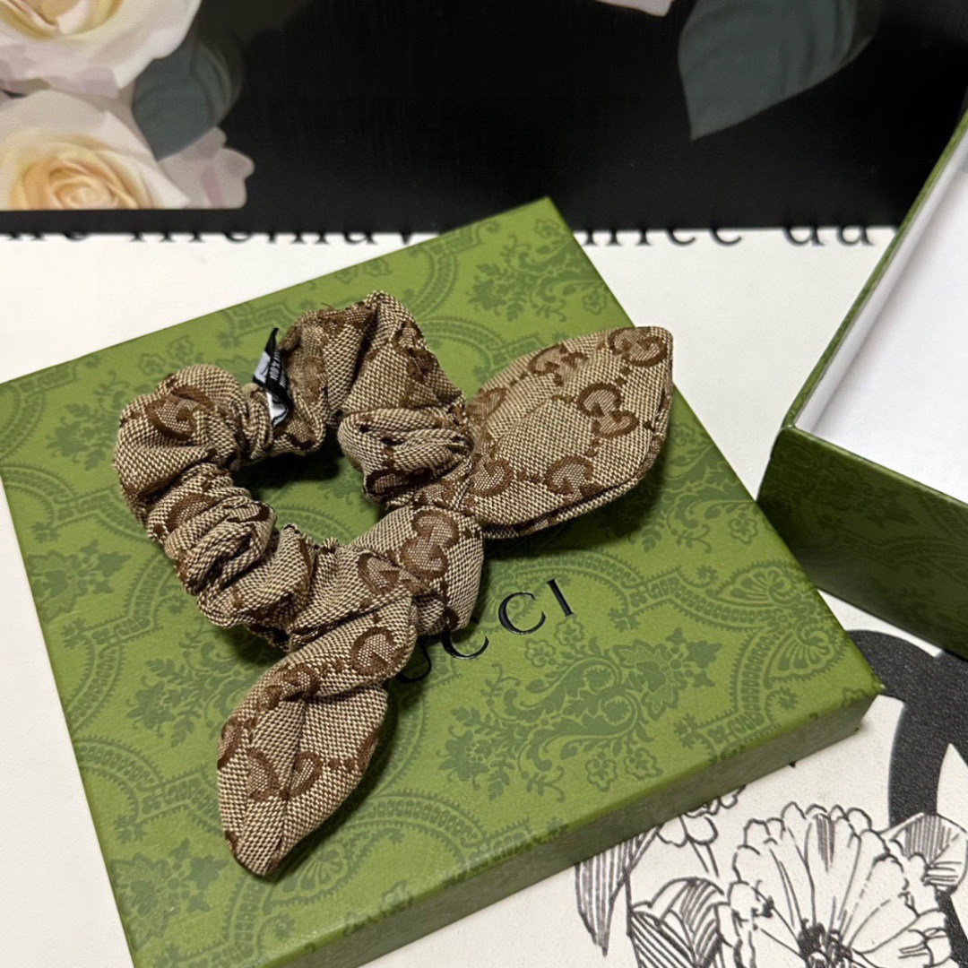 （单个）配全套包装Gucci（古驰）爆款老花兔耳朵发圈，专柜款出货一看就特别高档 超级百搭 必须自留