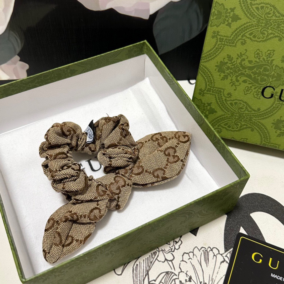 （单个）配全套包装Gucci（古驰）爆款老花兔耳朵发圈，专柜款出货一看就特别高档 超级百搭 必须自留