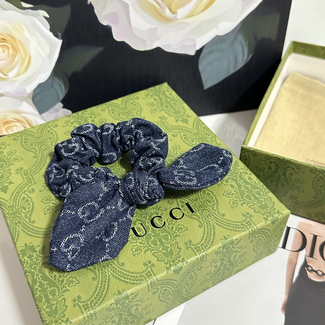 （单个）配全套包装Gucci（古驰）爆款老花兔耳朵发圈，专柜款出货一看就特别高档 超级百搭 必须自留