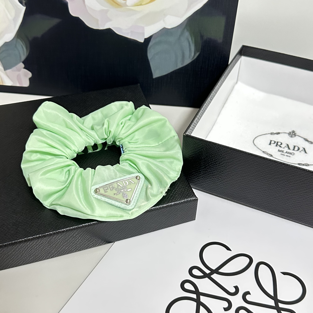 （单个）配全套包装Prada（普拉达）爆款发圈，专柜款出货一看就特别高档 超级百搭 必须自留