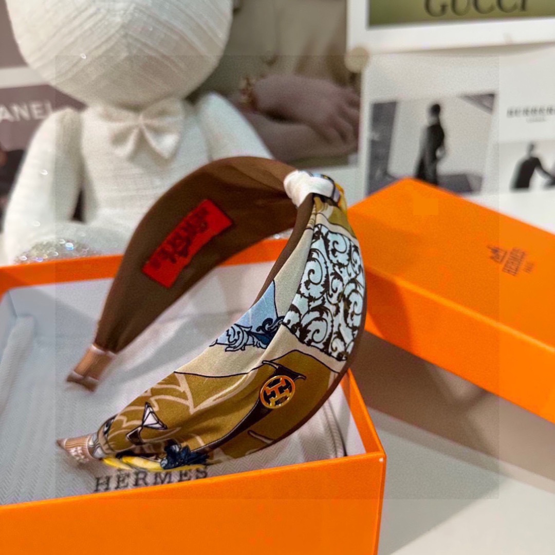 配专柜包装HERMÈS （爱马仕）最新发箍小仙女入手特殊材质 不嘞头可盐可甜～