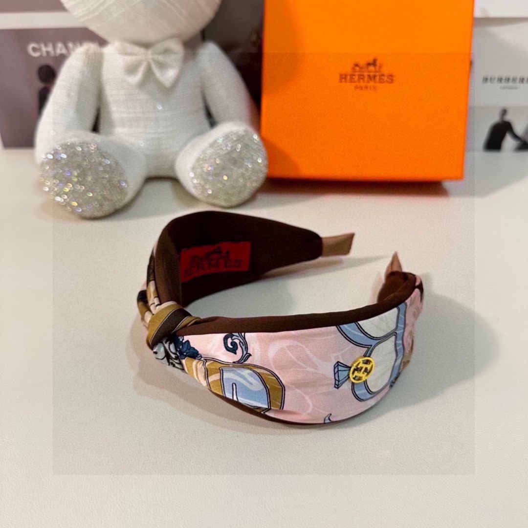 配专柜包装HERMÈS （爱马仕）最新发箍小仙女入手特殊材质 不嘞头可盐可甜～