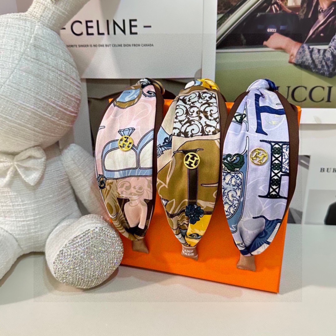 配专柜包装HERMÈS （爱马仕）最新发箍小仙女入手特殊材质 不嘞头可盐可甜～