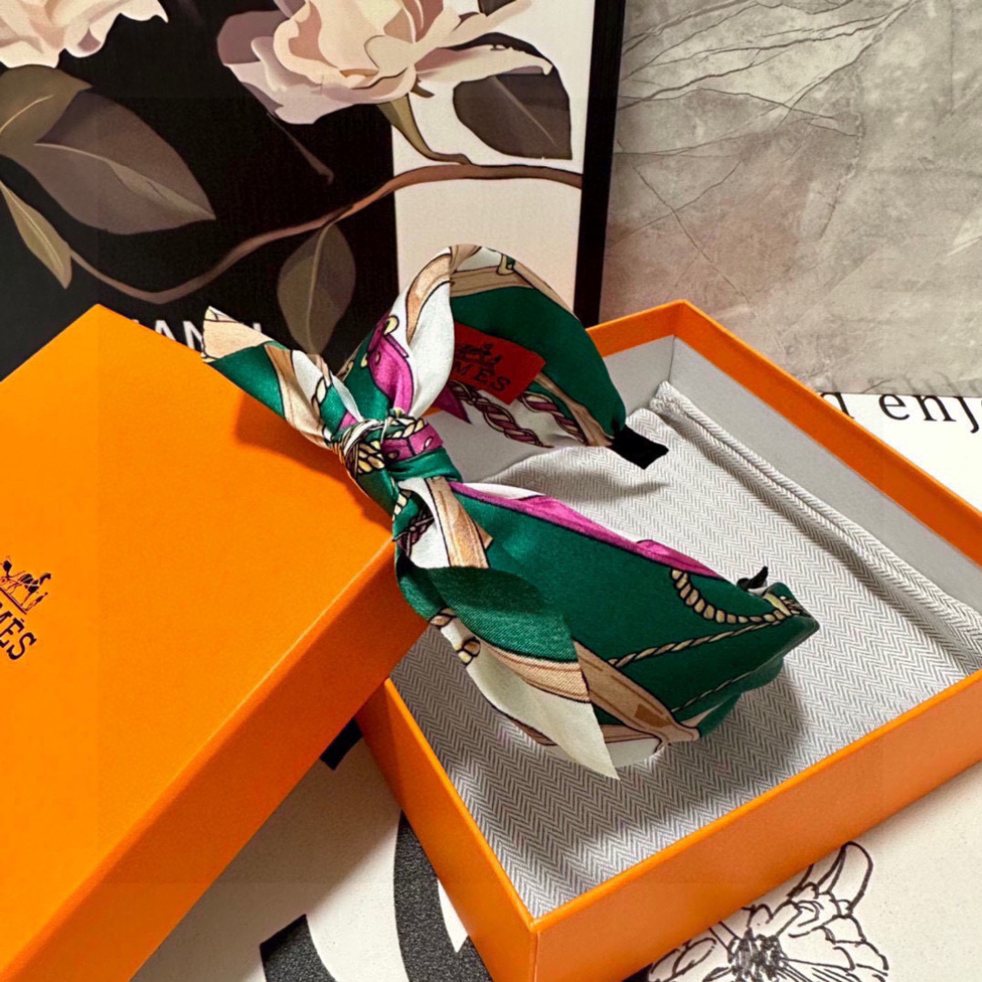 配专柜包装Hermes （爱马仕）最新发箍小仙女快入手特殊材质 不嘞头可盐可甜～