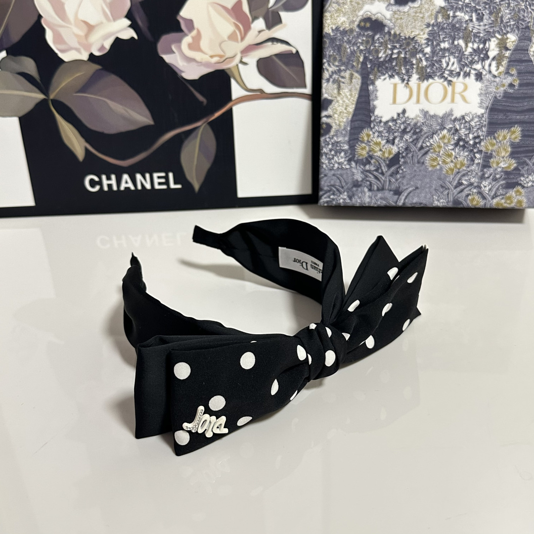配专柜包装DIOR（迪奥）最新发箍#信我！人手必备的单品 这件必须买洋气神仙颜值💕💫小仙女要收了它，谁戴