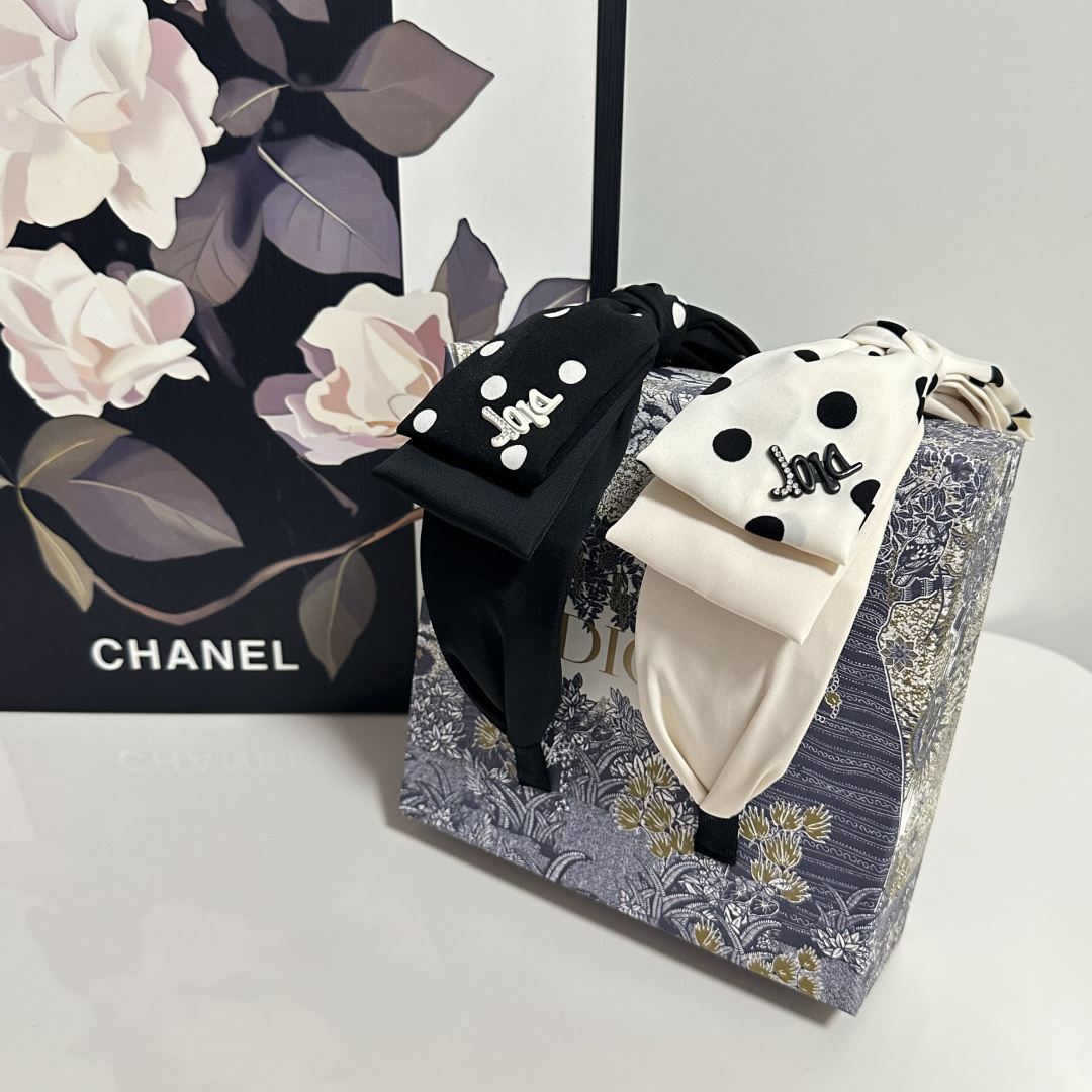 配专柜包装DIOR（迪奥）最新发箍#信我！人手必备的单品 这件必须买洋气神仙颜值💕💫小仙女要收了它，谁戴