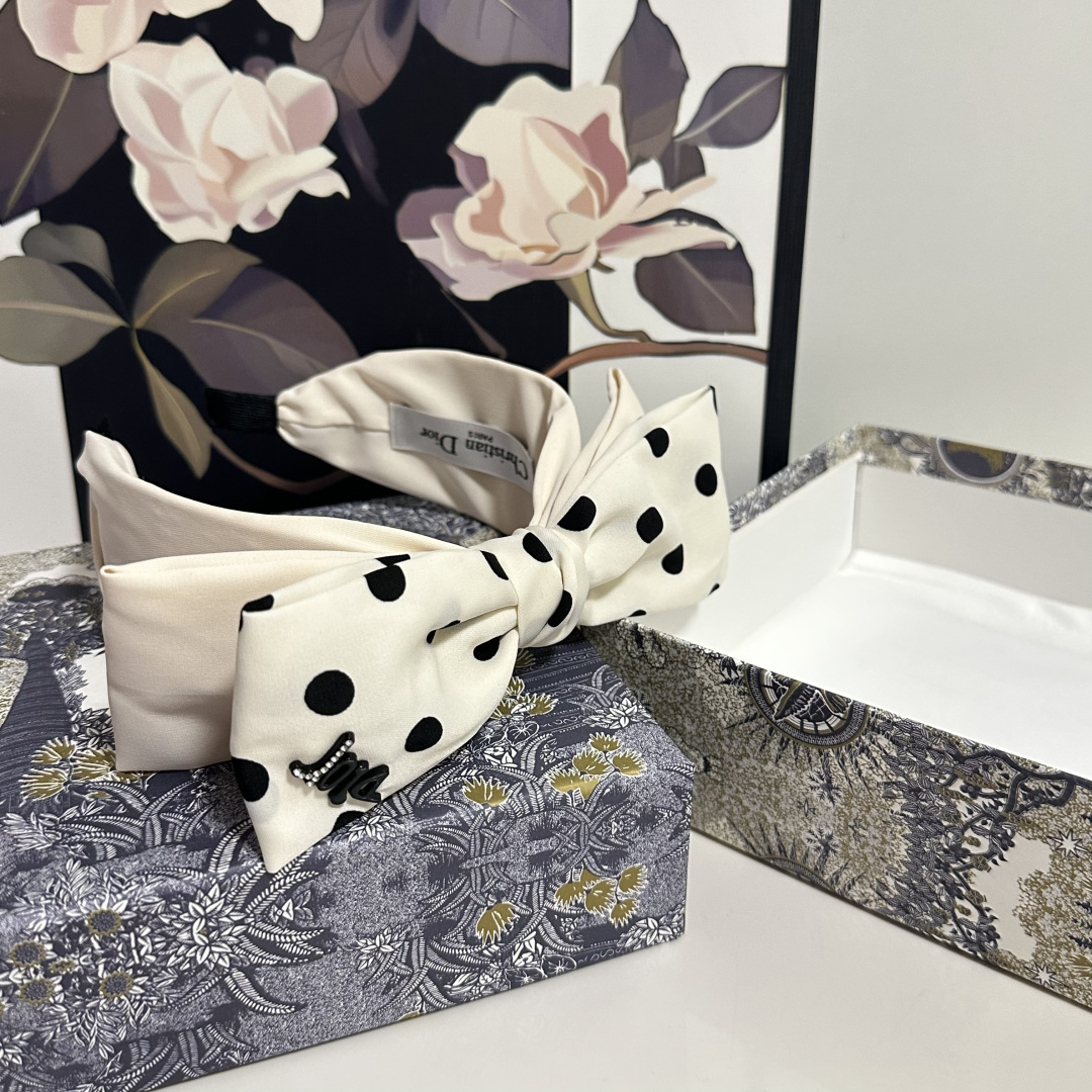 配专柜包装DIOR（迪奥）最新发箍#信我！人手必备的单品 这件必须买洋气神仙颜值💕💫小仙女要收了它，谁戴