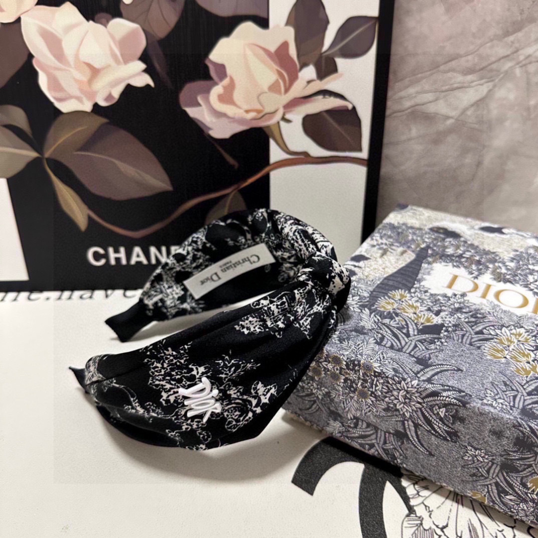 配专柜包装DIOR（迪奥）最新水墨画丛林发箍小仙女快入手特殊材质 不嘞头可盐可甜～