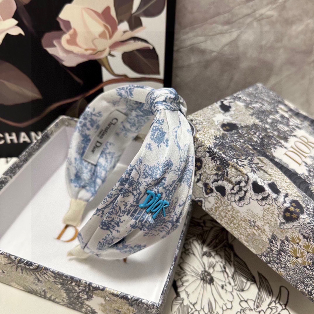 配专柜包装DIOR（迪奥）最新水墨画丛林发箍小仙女快入手特殊材质 不嘞头可盐可甜～