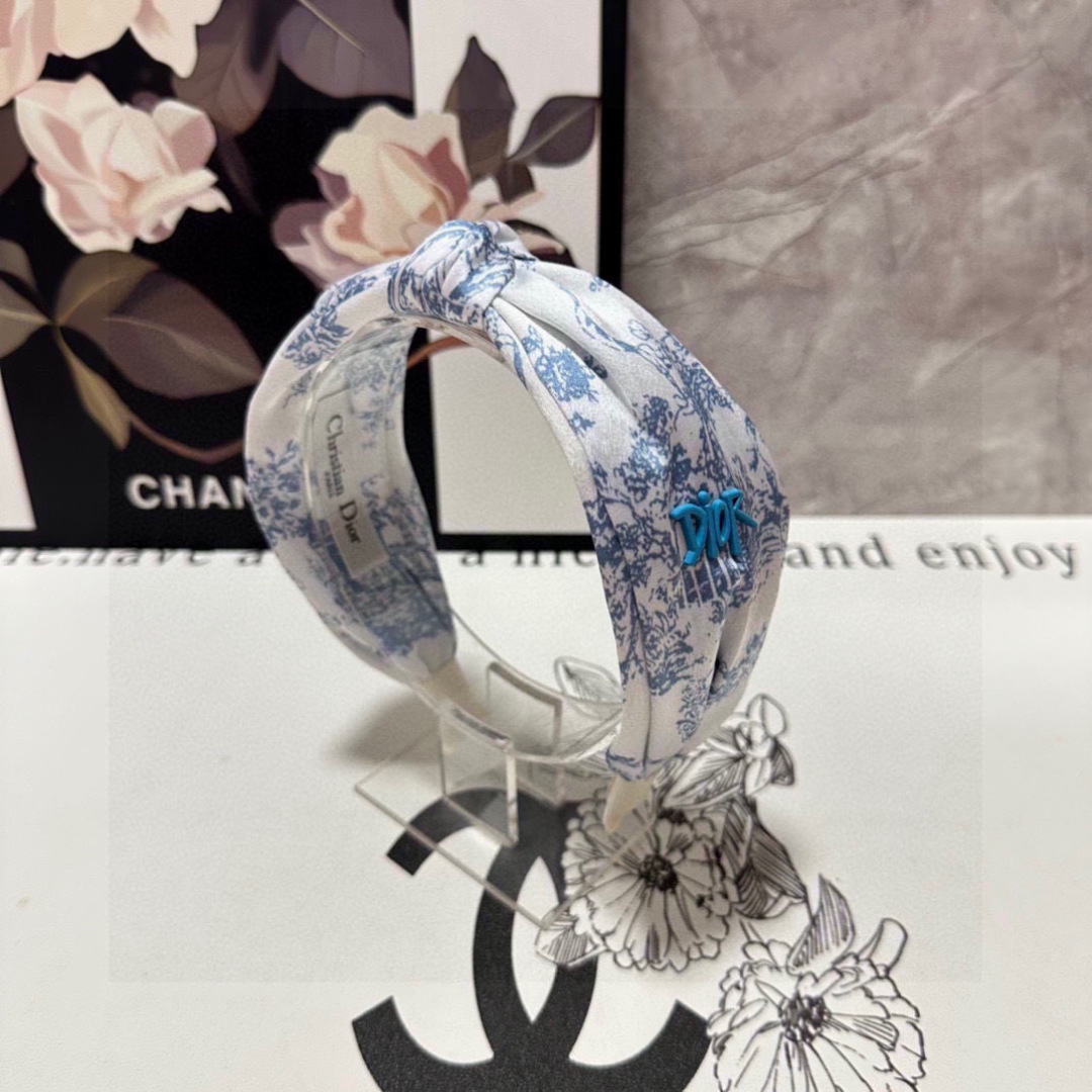 配专柜包装DIOR（迪奥）最新水墨画丛林发箍小仙女快入手特殊材质 不嘞头可盐可甜～