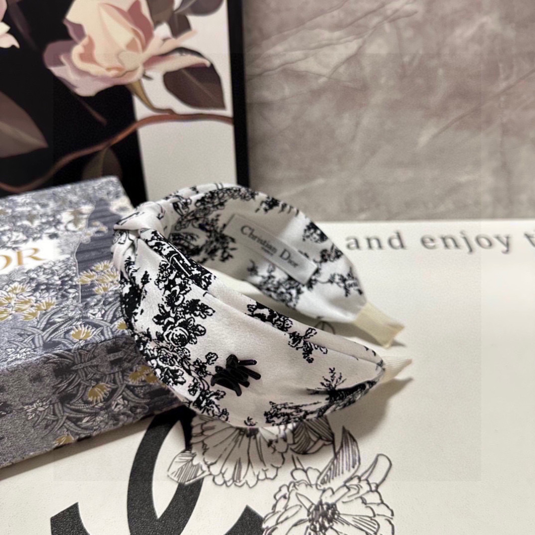 配专柜包装DIOR（迪奥）最新水墨画丛林发箍小仙女快入手特殊材质 不嘞头可盐可甜～