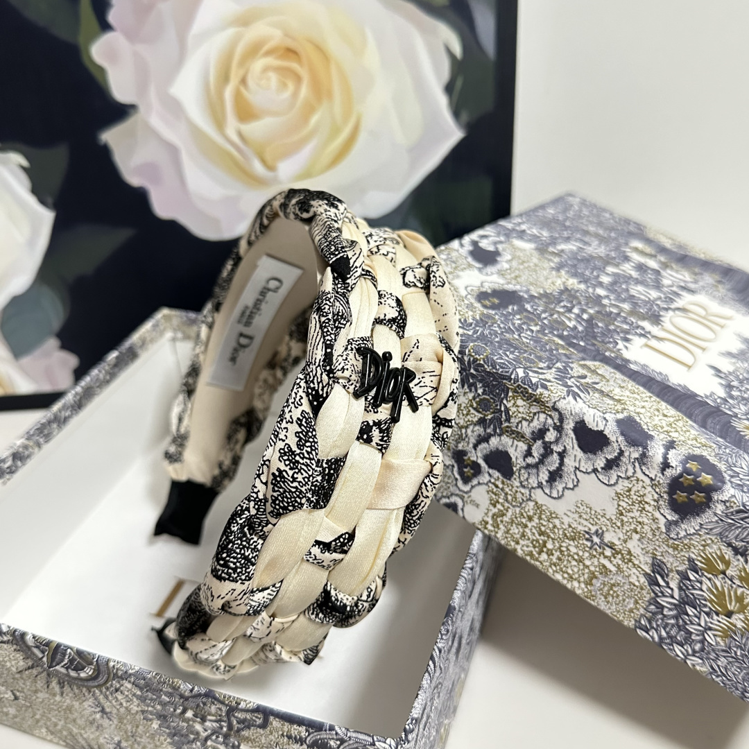 配专柜包装DIOR（迪奥）最新发箍小仙女快入手特殊材质 不嘞头可盐可甜～