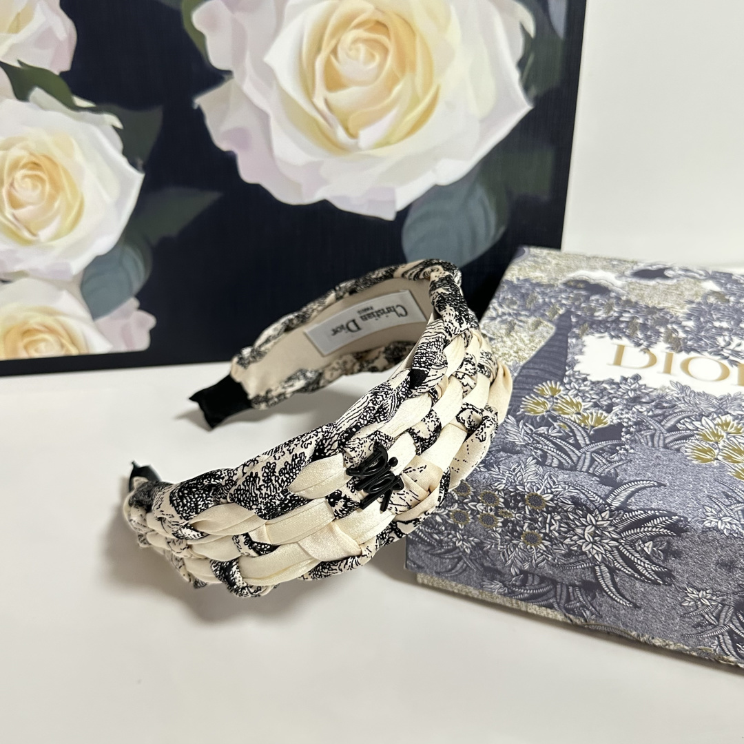 配专柜包装DIOR（迪奥）最新发箍小仙女快入手特殊材质 不嘞头可盐可甜～