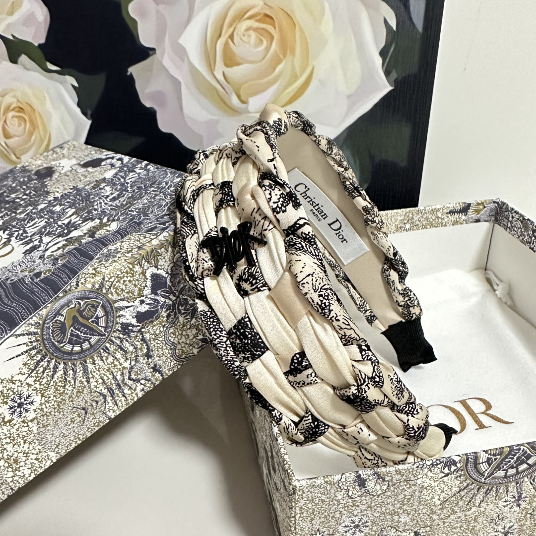 配专柜包装DIOR（迪奥）最新发箍小仙女快入手特殊材质 不嘞头可盐可甜～