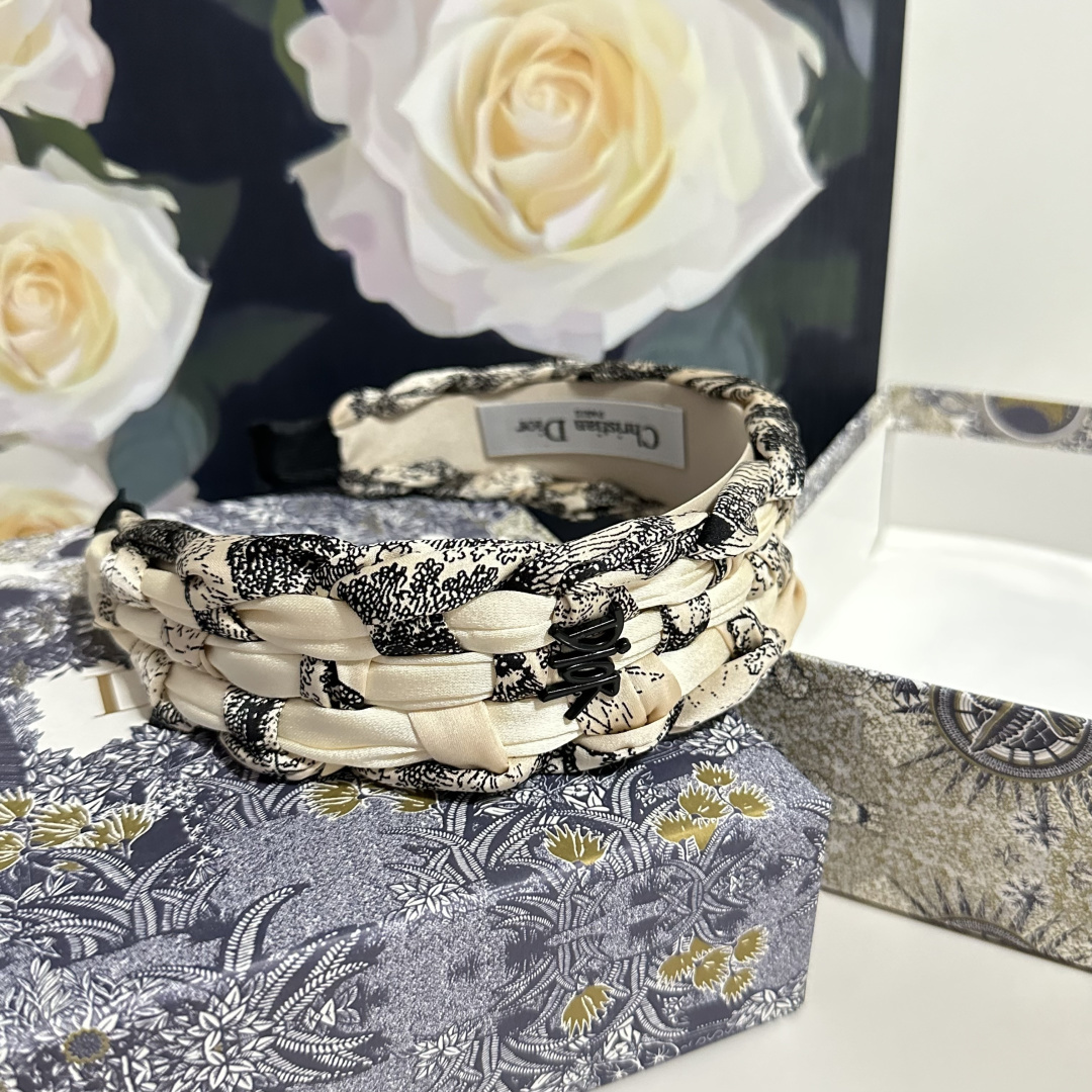 配专柜包装DIOR（迪奥）最新发箍小仙女快入手特殊材质 不嘞头可盐可甜～
