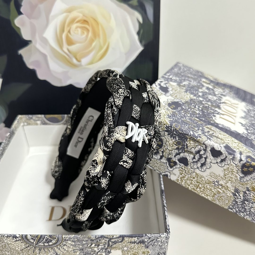 配专柜包装DIOR（迪奥）最新发箍小仙女快入手特殊材质 不嘞头可盐可甜～