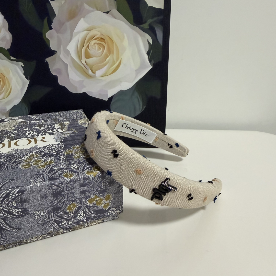 配专柜包装DIOR（迪奥）最新发箍小仙女快入手特殊材质 不嘞头可盐可甜～