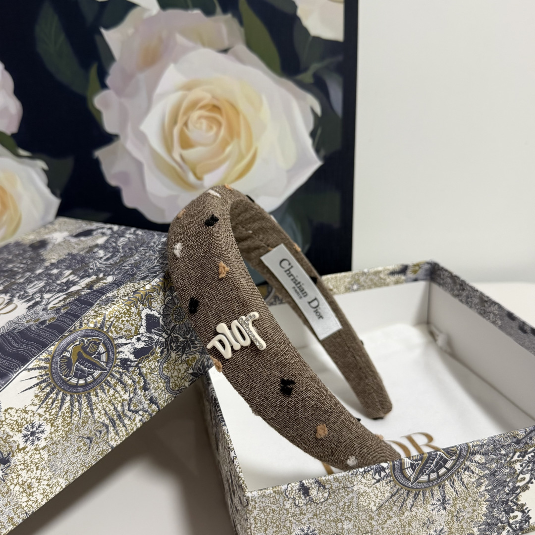 配专柜包装DIOR（迪奥）最新发箍小仙女快入手特殊材质 不嘞头可盐可甜～