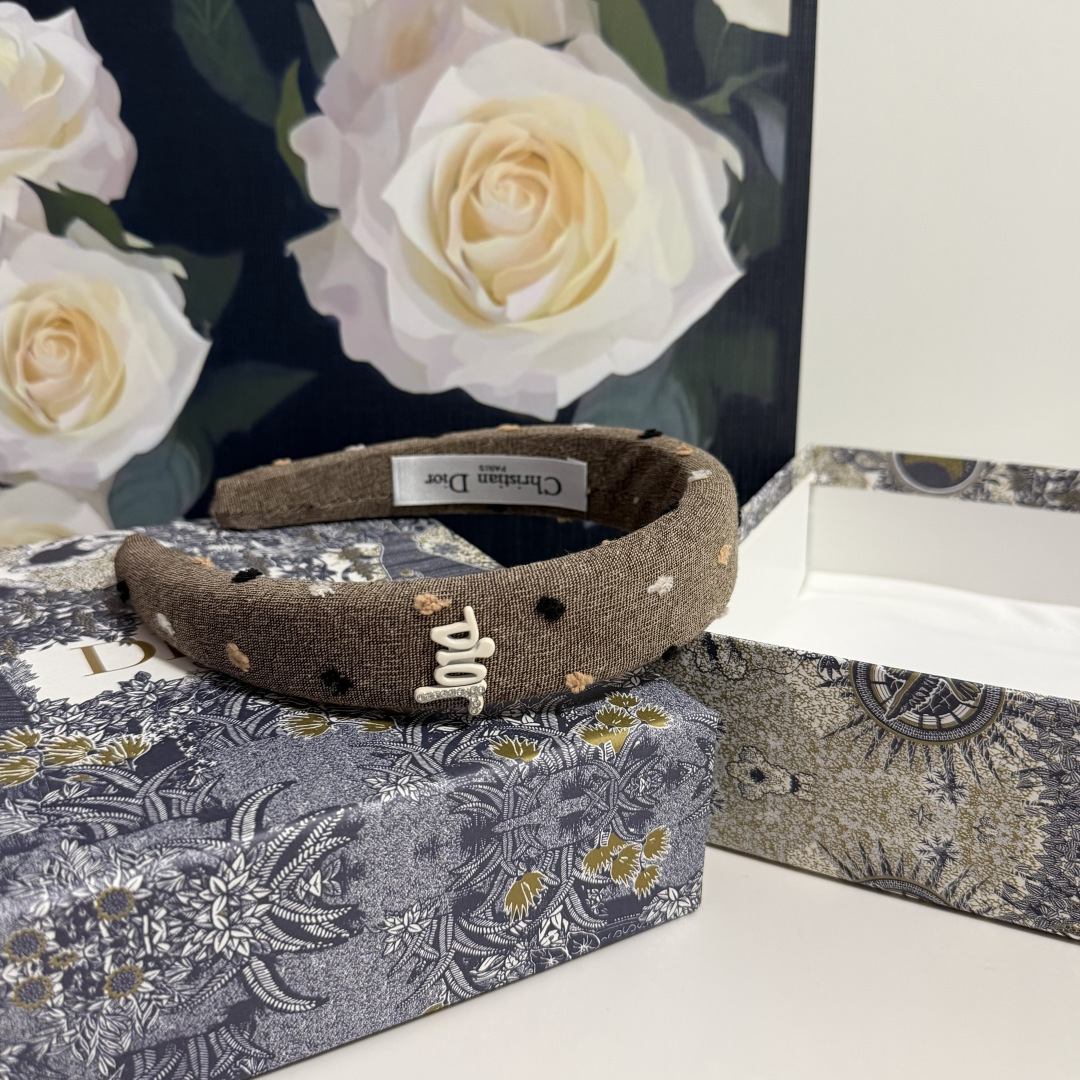 配专柜包装DIOR（迪奥）最新发箍小仙女快入手特殊材质 不嘞头可盐可甜～