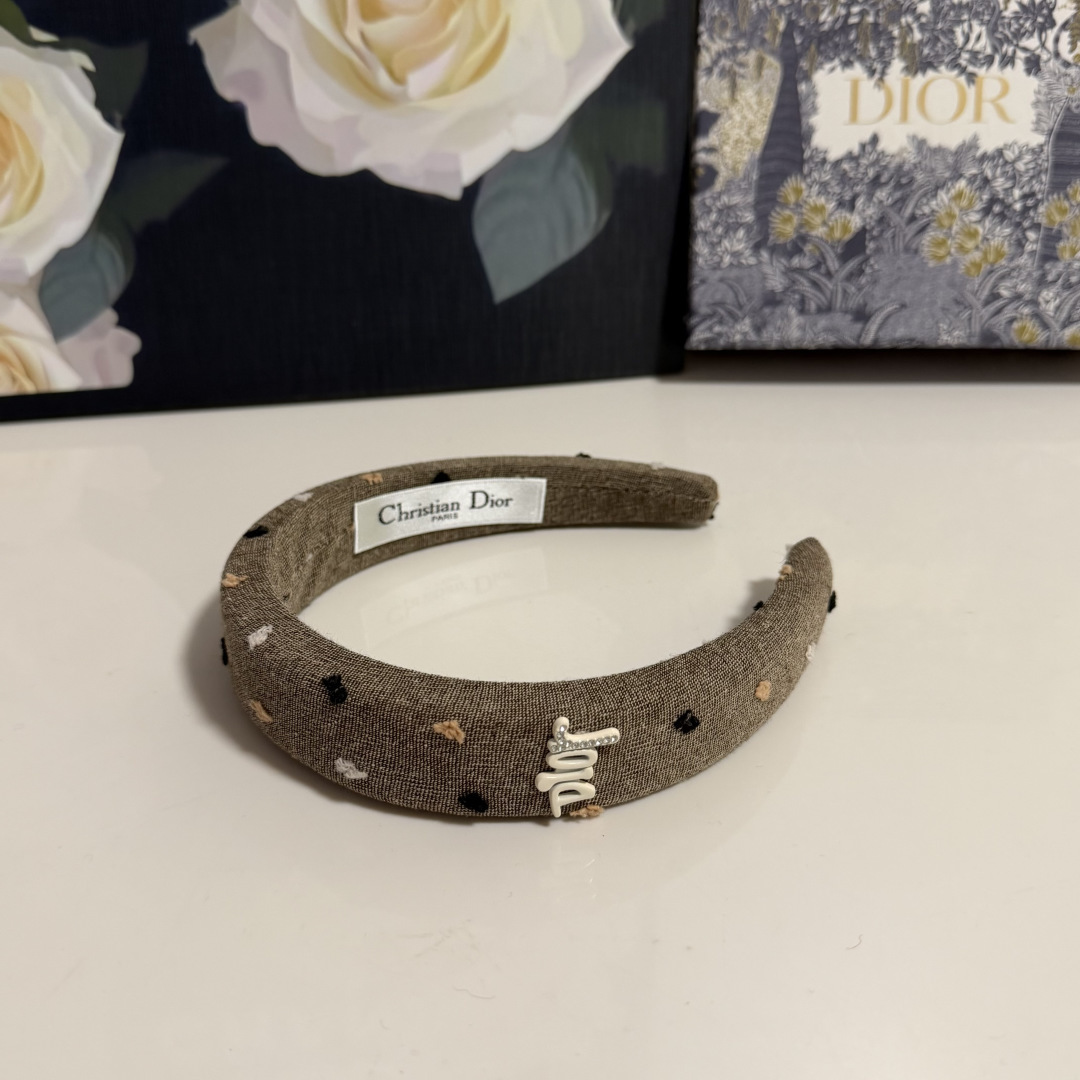 配专柜包装DIOR（迪奥）最新发箍小仙女快入手特殊材质 不嘞头可盐可甜～