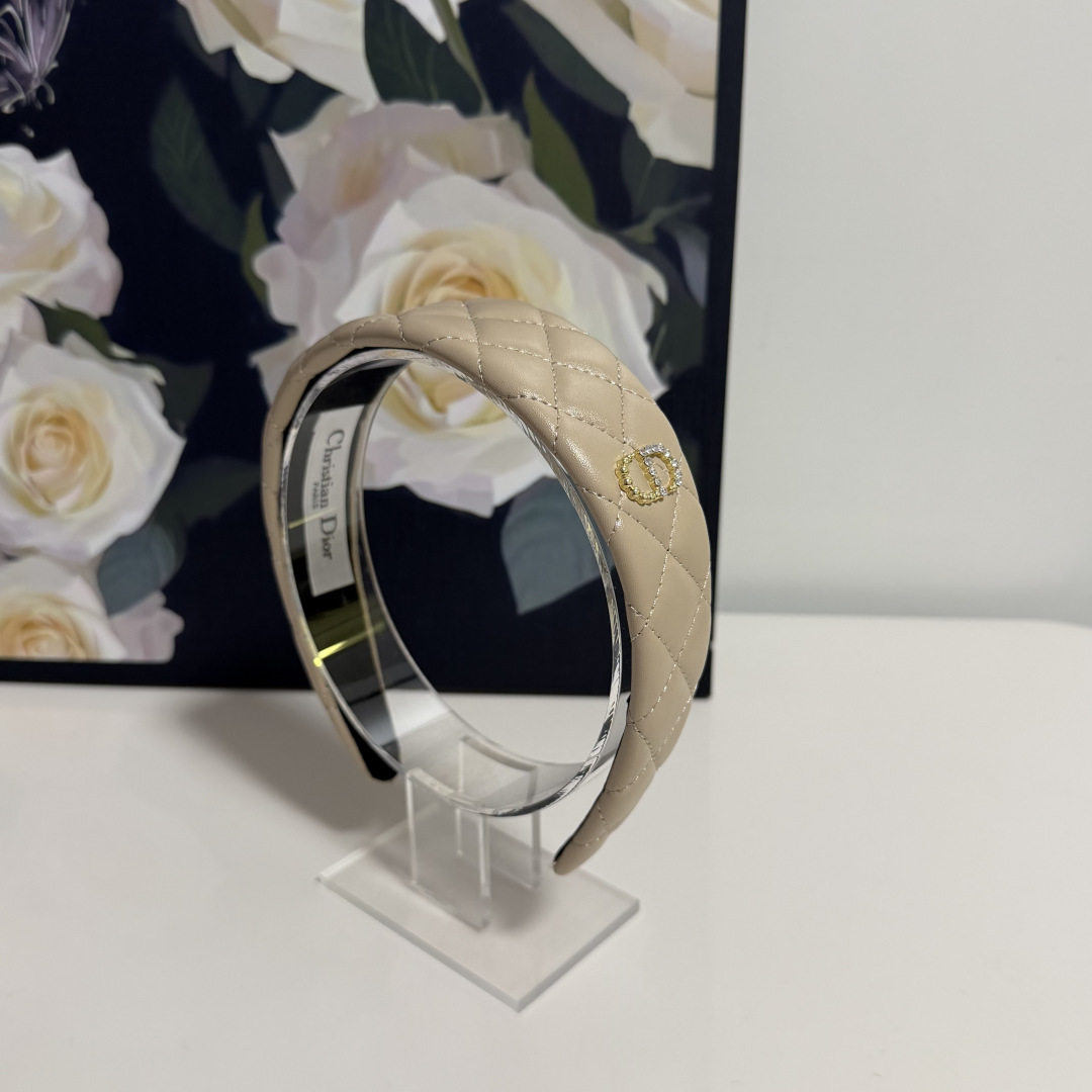 配专柜包装DIOR（迪奥）最新发箍小仙女快入手特殊材质 不嘞头可盐可甜～