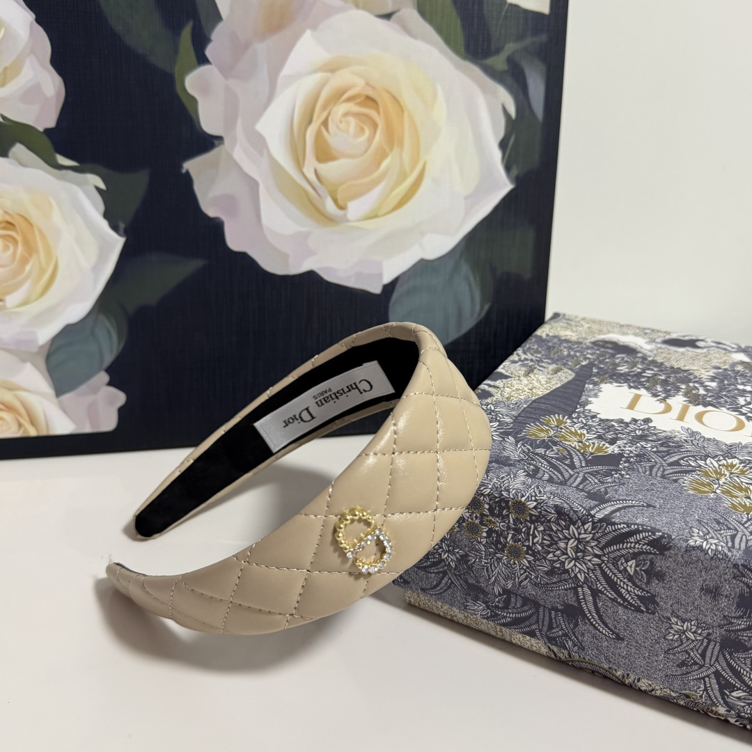 配专柜包装DIOR（迪奥）最新发箍小仙女快入手特殊材质 不嘞头可盐可甜～