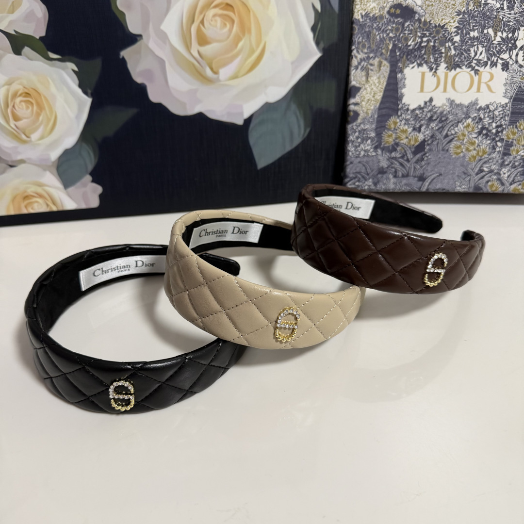 配专柜包装DIOR（迪奥）最新发箍小仙女快入手特殊材质 不嘞头可盐可甜～