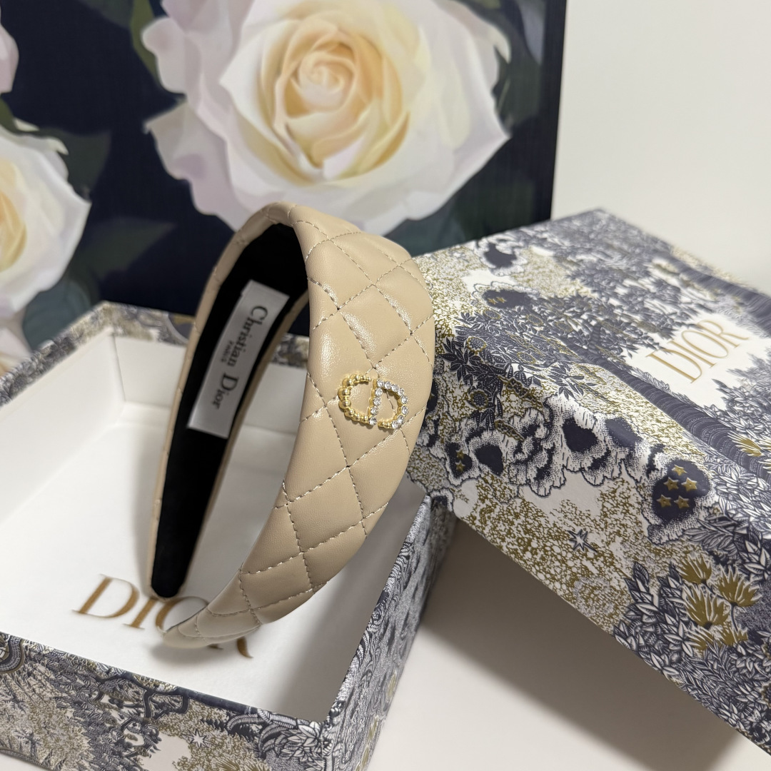 配专柜包装DIOR（迪奥）最新发箍小仙女快入手特殊材质 不嘞头可盐可甜～