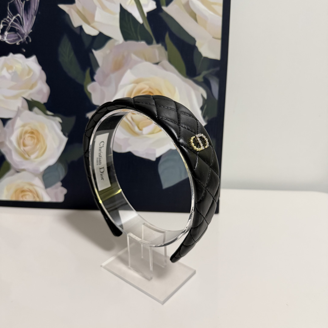 配专柜包装DIOR（迪奥）最新发箍小仙女快入手特殊材质 不嘞头可盐可甜～