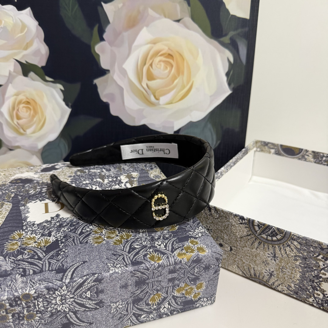 配专柜包装DIOR（迪奥）最新发箍小仙女快入手特殊材质 不嘞头可盐可甜～