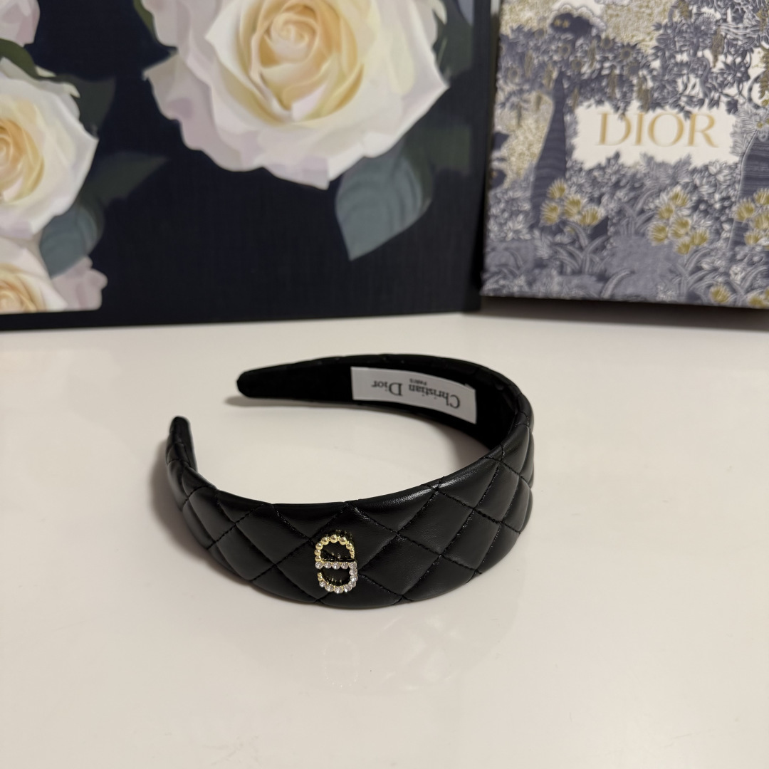 配专柜包装DIOR（迪奥）最新发箍小仙女快入手特殊材质 不嘞头可盐可甜～