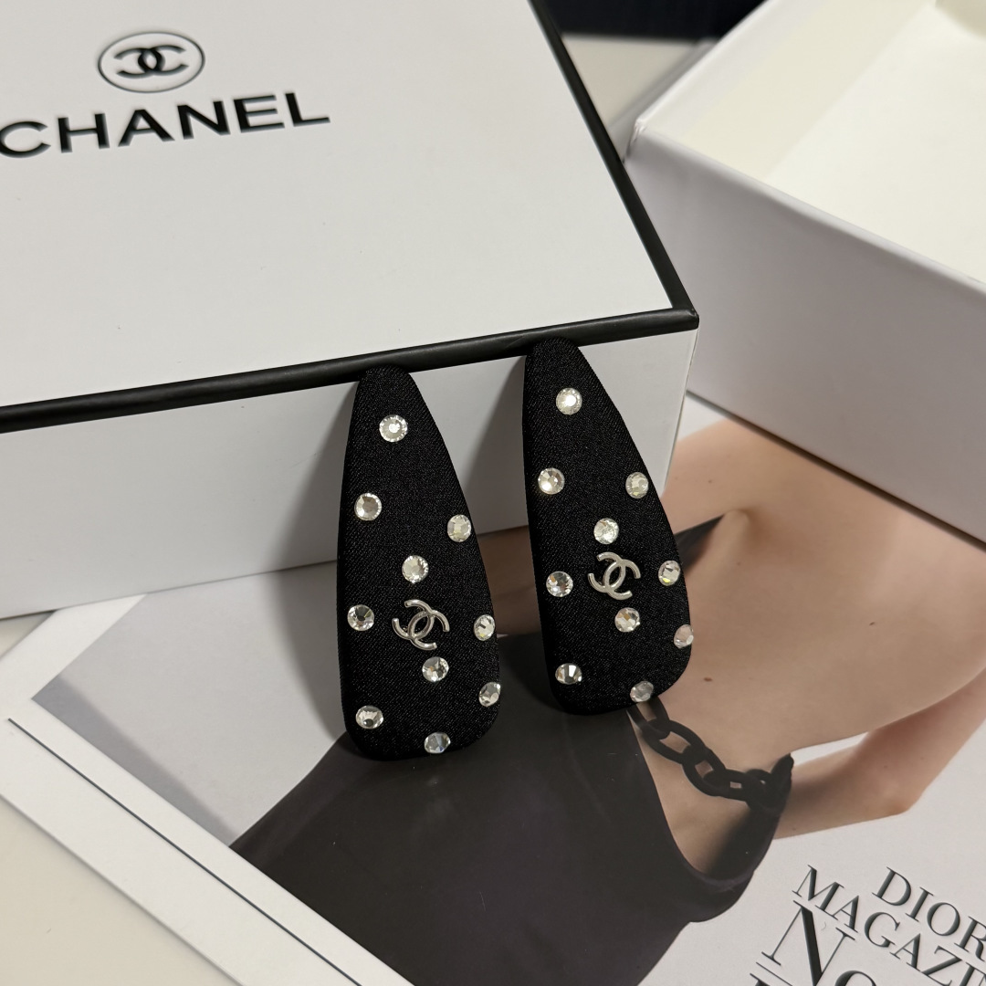 （一对）配全套包装Chanel（香奈儿）今年最好卖的新款Vintage中古复古发夹超仙的一对 时髦精 随