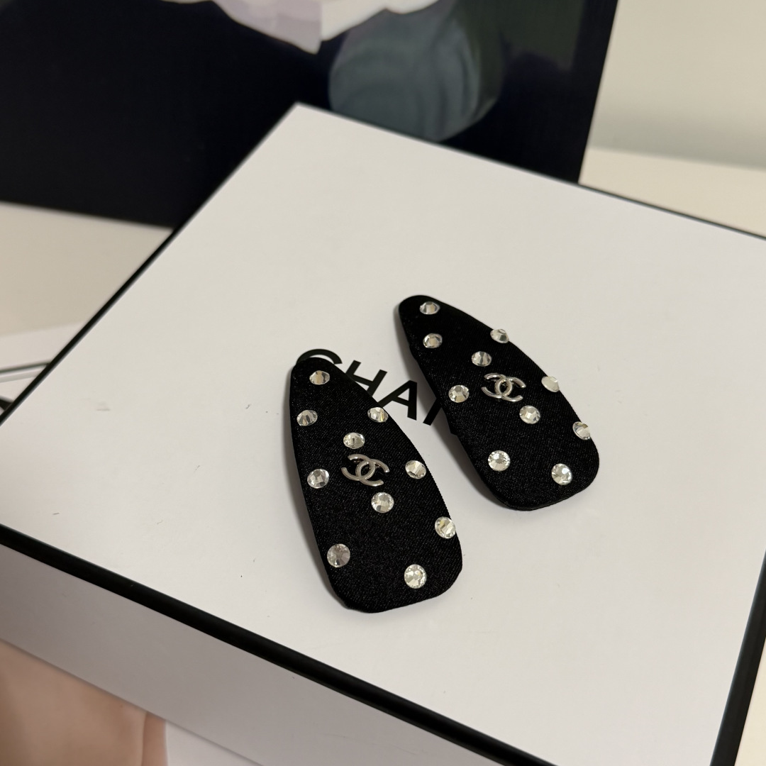 （一对）配全套包装Chanel（香奈儿）今年最好卖的新款Vintage中古复古发夹超仙的一对 时髦精 随