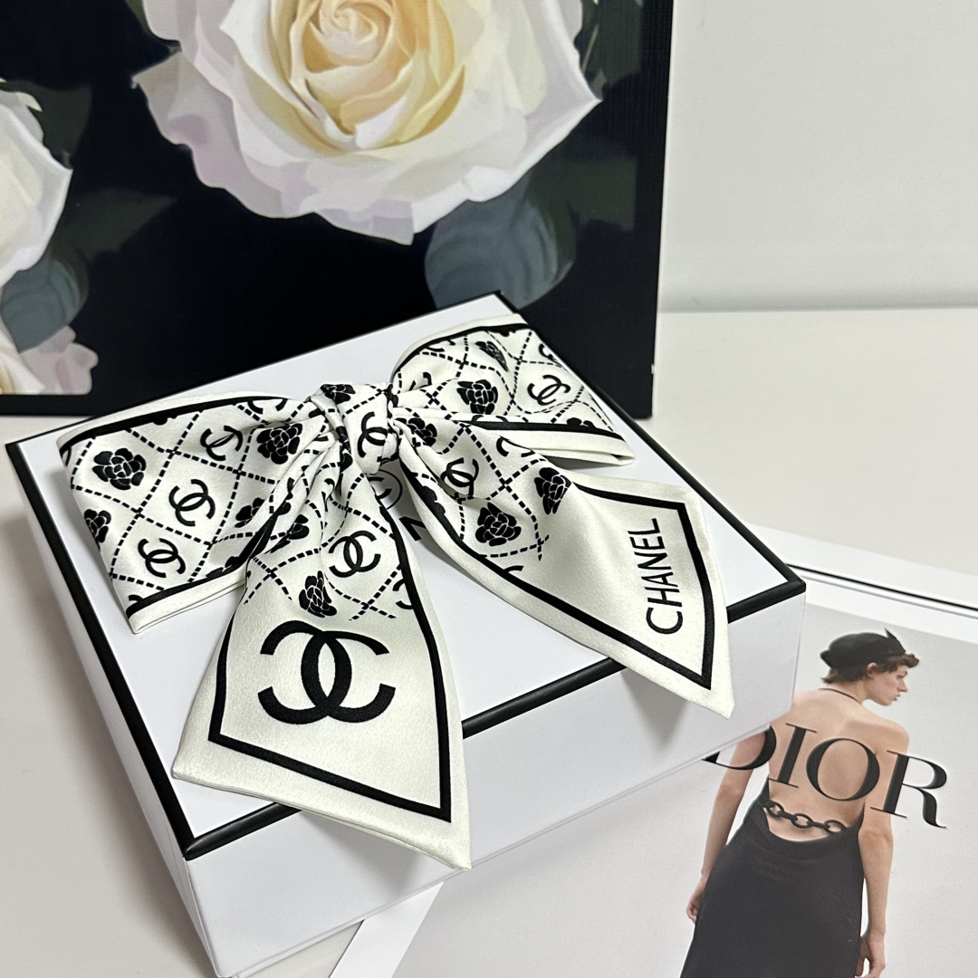 配专柜包装Chanel（香奈儿）最新蝴蝶结中古发夹#信我！人手必备的单品 这件必须买洋气神仙颜值💕💫小仙