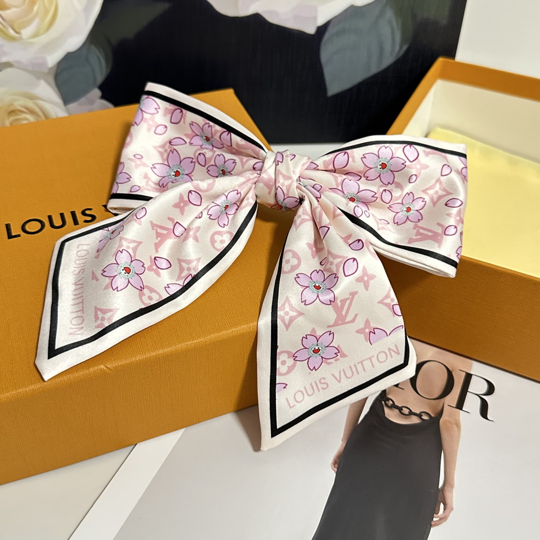 配专柜包装Lv（路易威登）最新蝴蝶结中古发夹#信我！人手必备的单品 这件必须买洋气神仙颜值💕💫小仙女要收